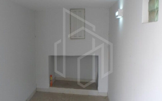 Rua Aruja, nº 118 – Casa Comercial