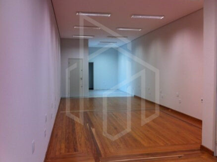 Rua Aruja, nº 118 – Casa Comercial